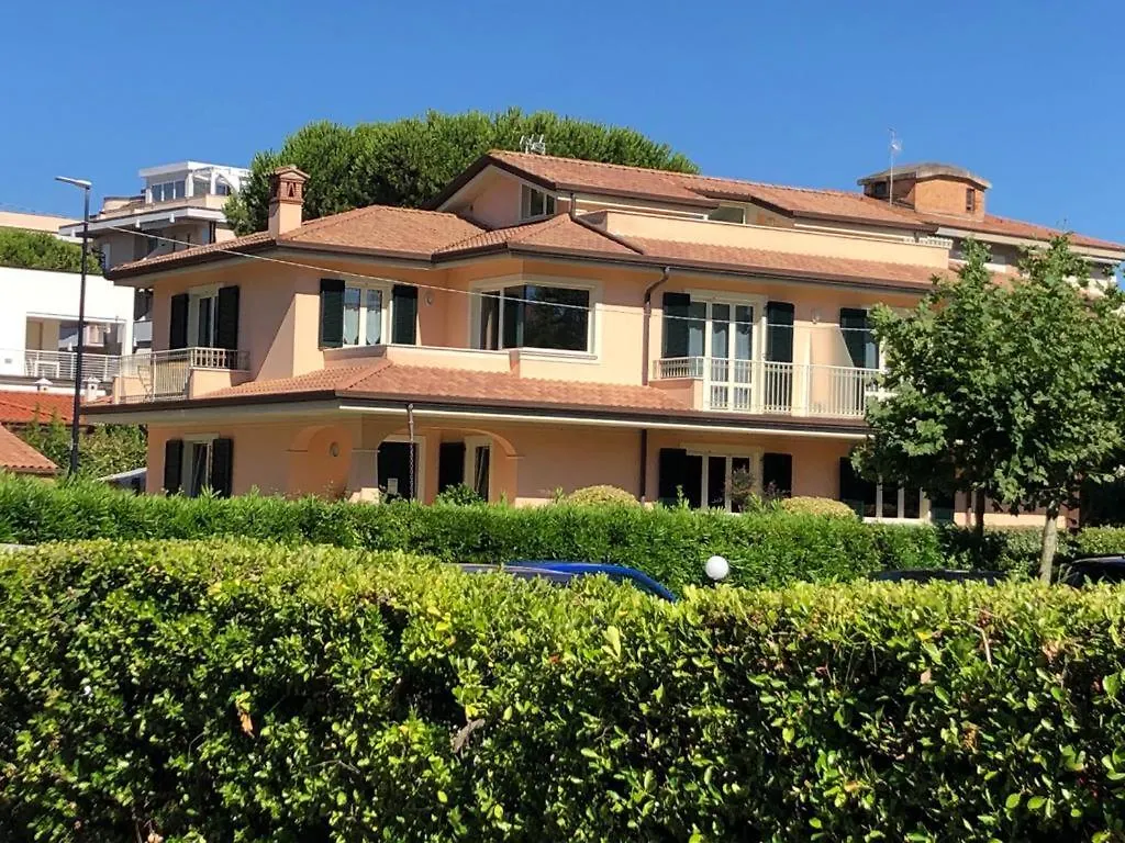 Bed & Breakfast Ohana Bed&Breakfast Lido di Camaiore Italië