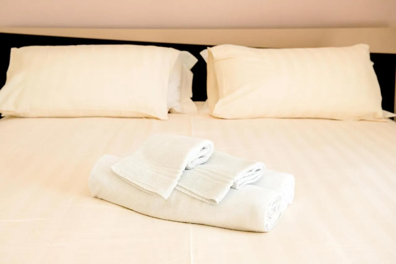 Bed & Breakfast Ohana Bed&Breakfast Lido di Camaiore Italia