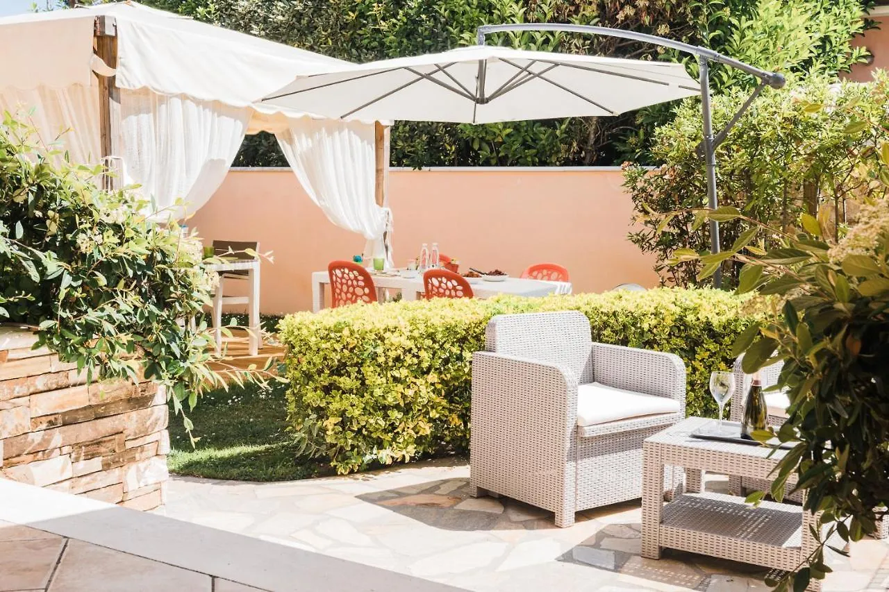 Ohana Bed&Breakfast Lido di Camaiore 0*,