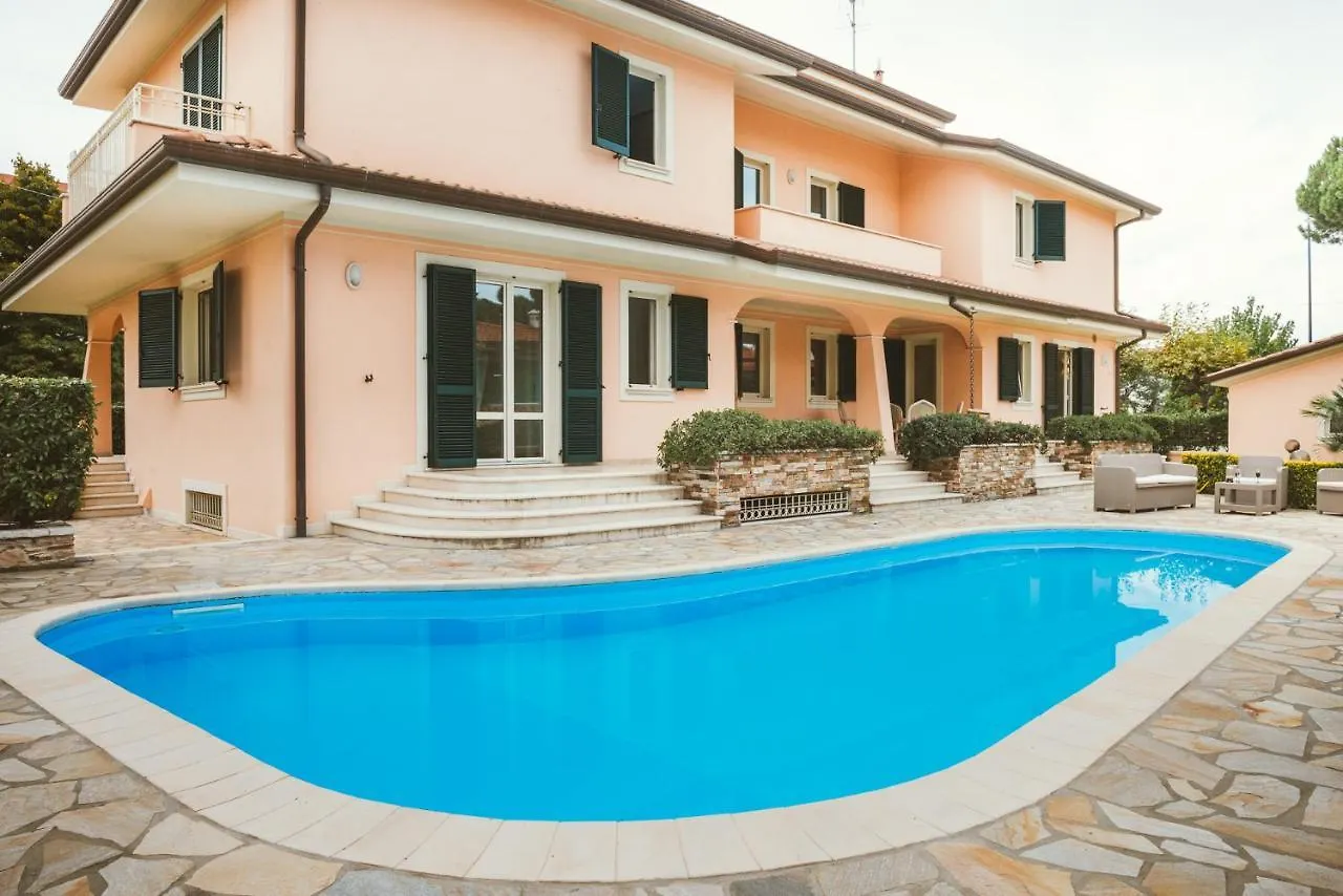 Bed & Breakfast Ohana Bed&Breakfast Lido di Camaiore Italië